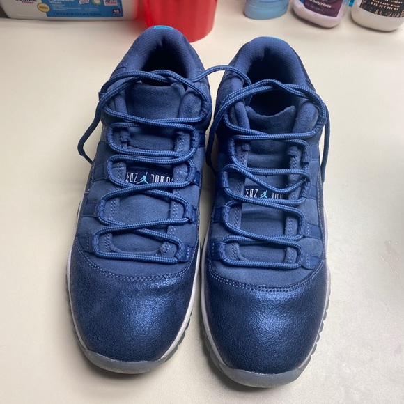 jordan 11s blue moon